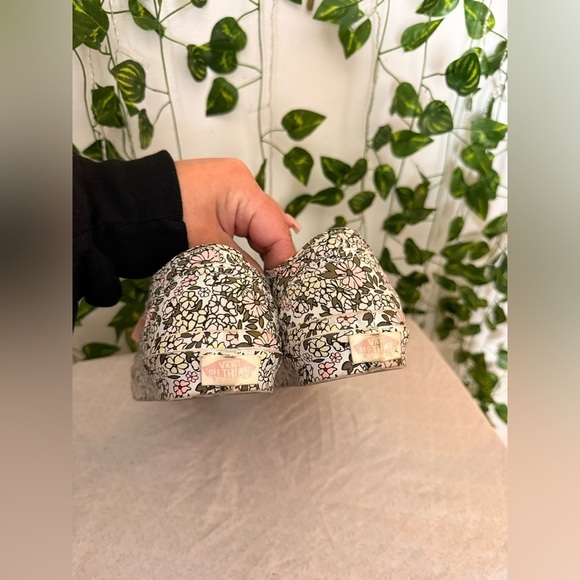 Vans Off The Wall Mono Floral Lace Up Shoes - Picture 5 of 8